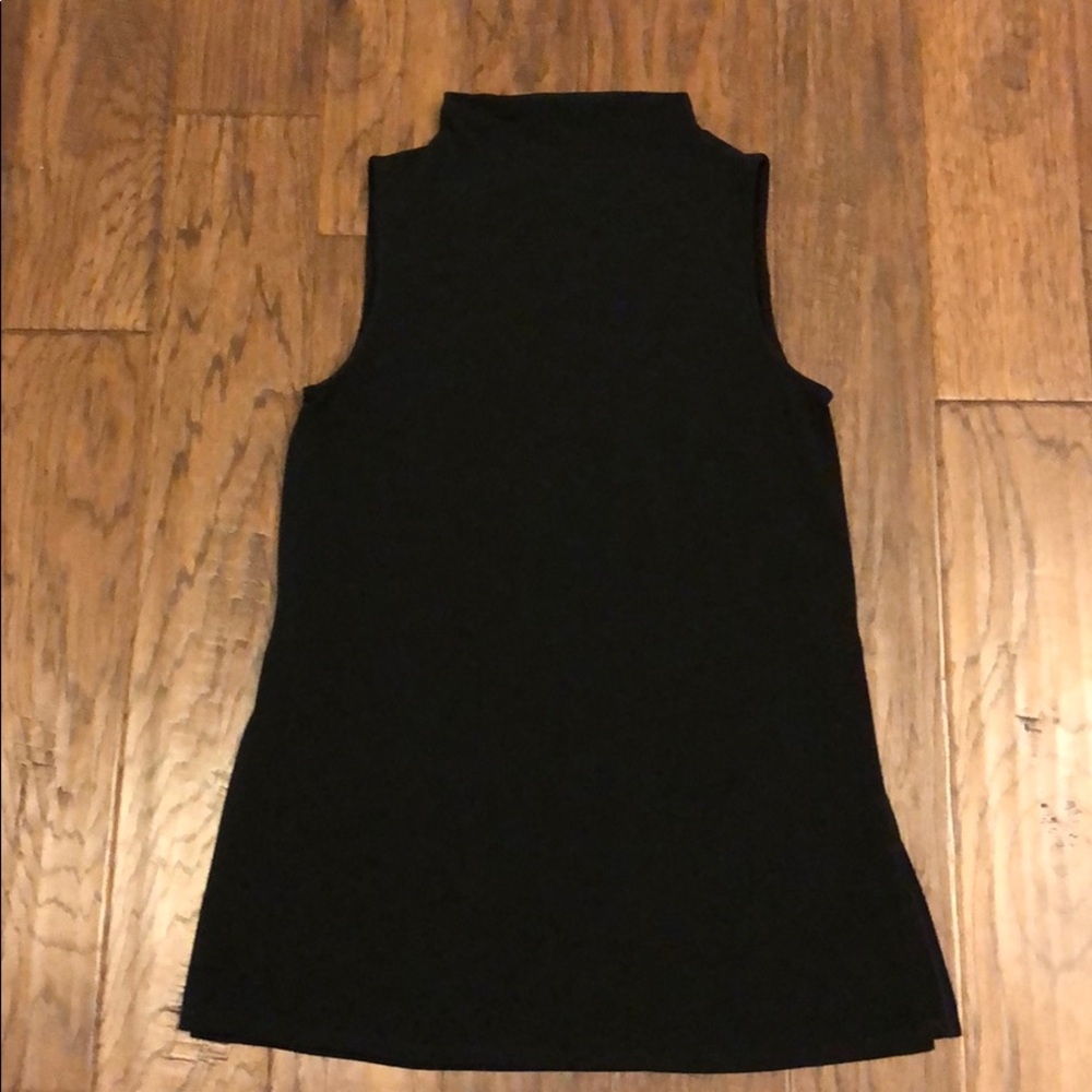 Black long shirt.